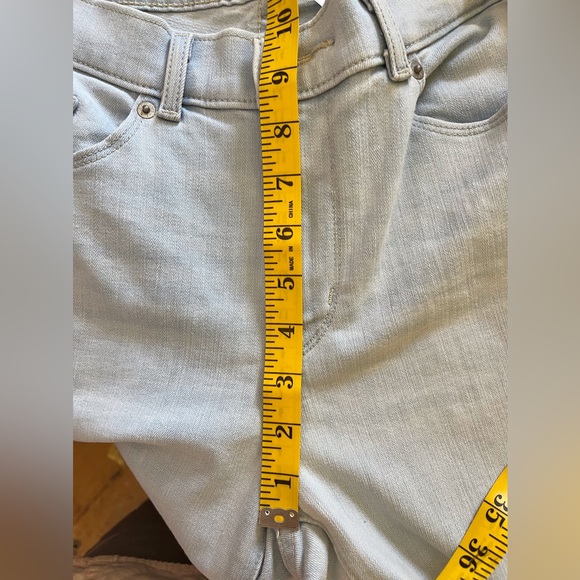 Levis Classic Crop light wash jeans size 8 - Picture 5 of 15